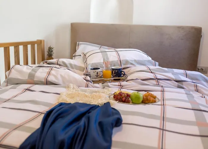 Luxe Maroussi Pýrgos